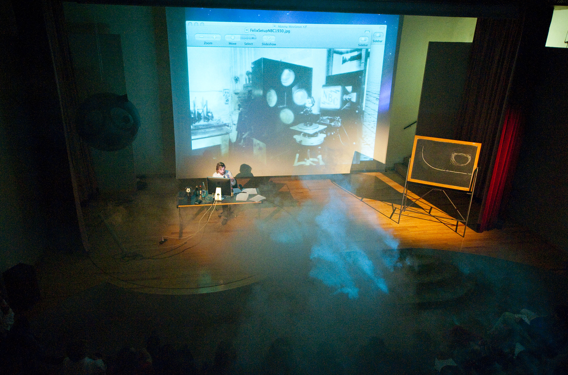 Mark Leckey, Nella coda lunga, 2009